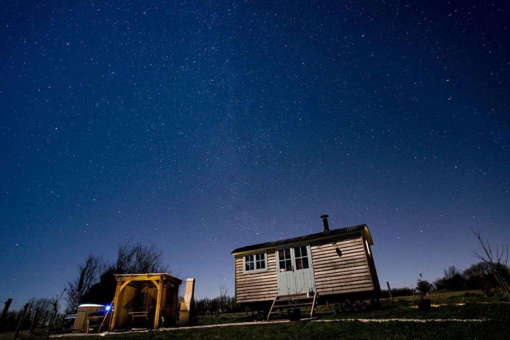 Astronomer Shepherd'S Hut Villa Beaminster Exterior photo